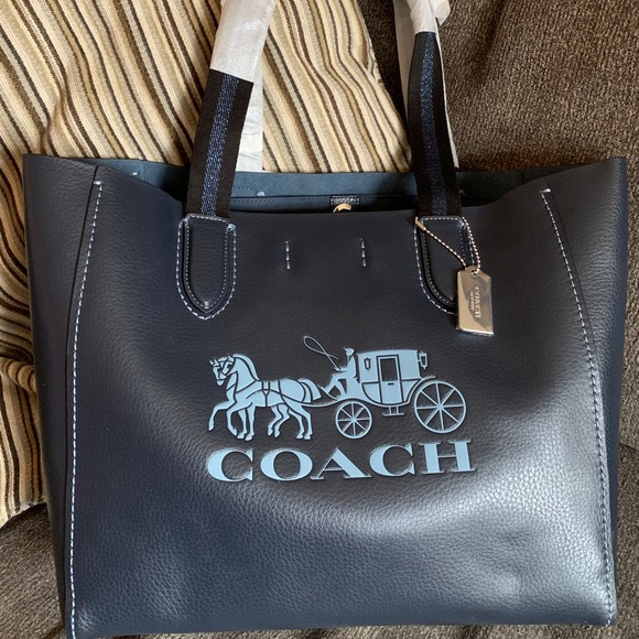 SOLD⛔️Authentic Coach pebbled Leather and suede logo snap tote - Picture 3 of 14